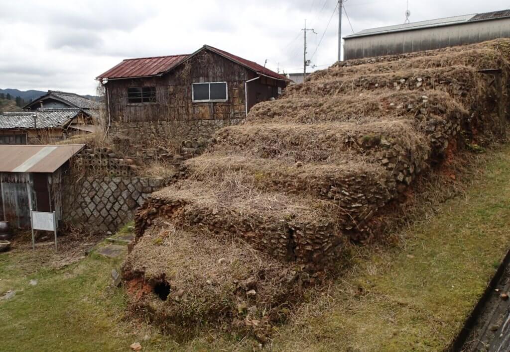 信楽 [文化財を知る、めぐる] - 旅する、千年、六古窯 - 日本六古窯